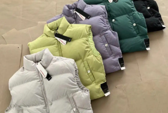 企業(yè)員工在羽絨服馬甲定制的時(shí)候，如何選擇合適自己的尺碼？
