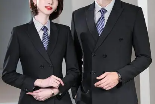 企業(yè)職業(yè)正裝西服選擇定制好/還是成品好？